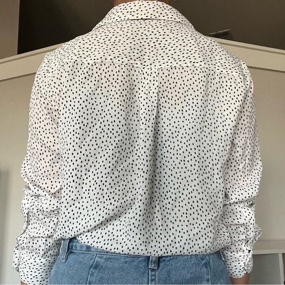 Banana Republic Women’s Oversized White and Black Polka Dot Blouse Size S - Picture 2 of 12